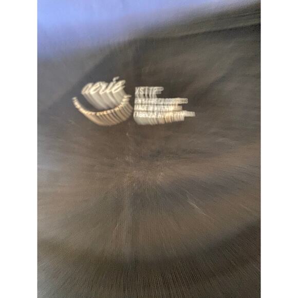 Aerie Bubble Sleeve T-Shirt Black - Picture 5 of 8